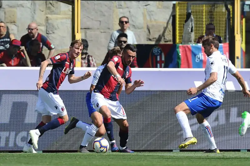 Il Bologna travolge la Samp e ora è a +5 sull'Empoli sconfitto in casa dalla Spal.