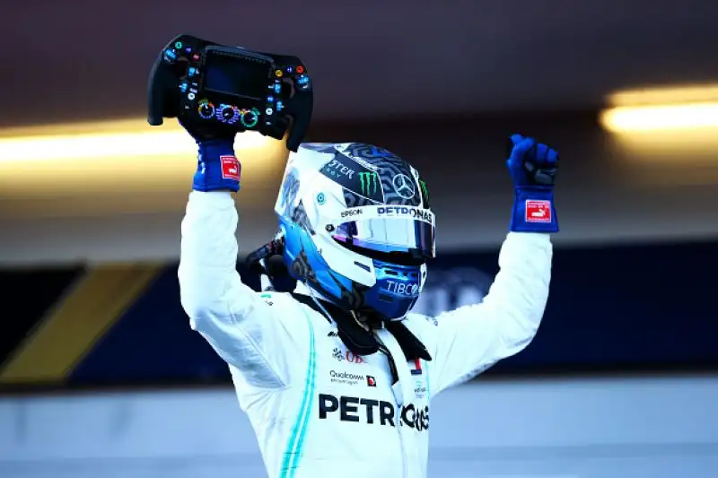 In Azerbaijan trionfa Bottas davanti a Hamilton e alla Ferrari di Vettel, quinto l'altro ferrarista Leclelrc alle spalle di Verstappen.
