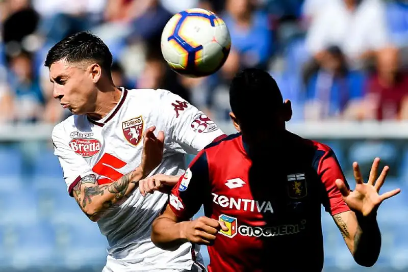 Il Torino vince in casa del Genoa e si porta a soli tre punti dal Milan quarto in classifica.