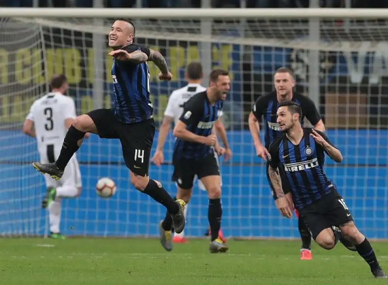 I nerazzurri dominano nel primo tempo, ma vengono raggiunti nella ripresa: a San Siro finisce 1-1.