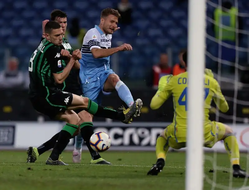 Occasione persa per la Lazio, che non riesce ad accorciare sul quarto posto occupato da Milan e Atalanta alla vigilia dello scontro diretto contro i rossoneri.