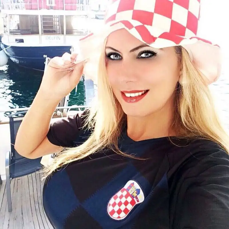 Luciana Linck, opinionista sportiva italo-brasiliana, parla sette lingue e ama Del Piero: "La parola Inter mi dà fastidio".