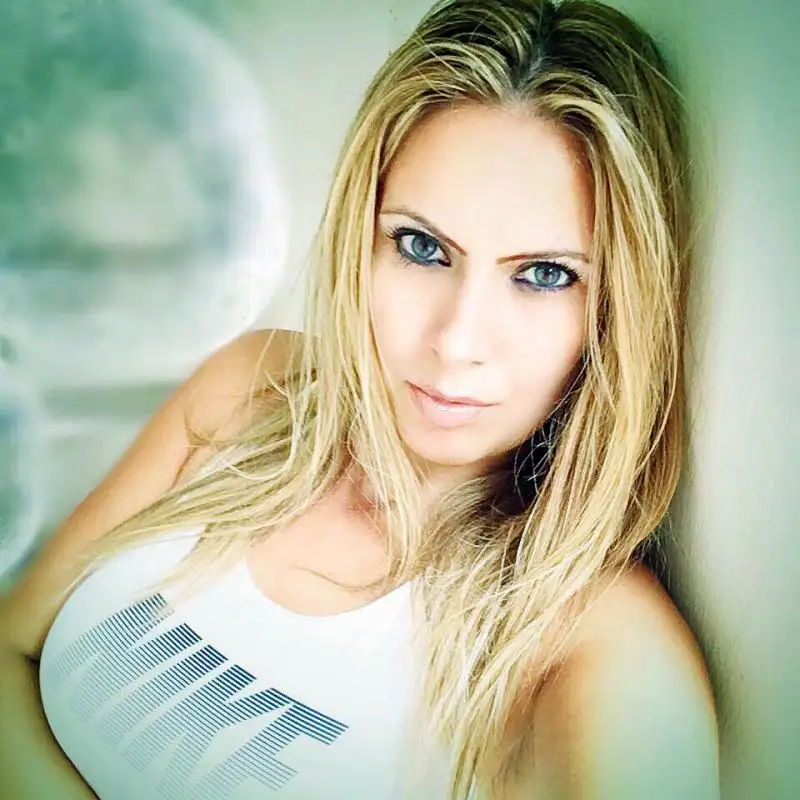 Luciana Linck, opinionista sportiva italo-brasiliana, parla sette lingue e ama Del Piero: "La parola Inter mi dà fastidio".