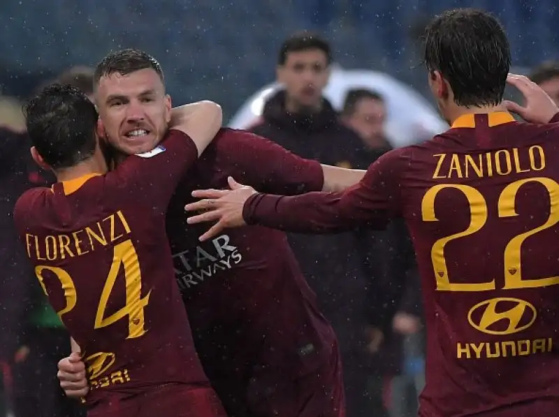 Un gol di Dzeko, su assist di El Shaarawy, regalal ai giallorossi la vittoria davanti al proprio pubblico.
