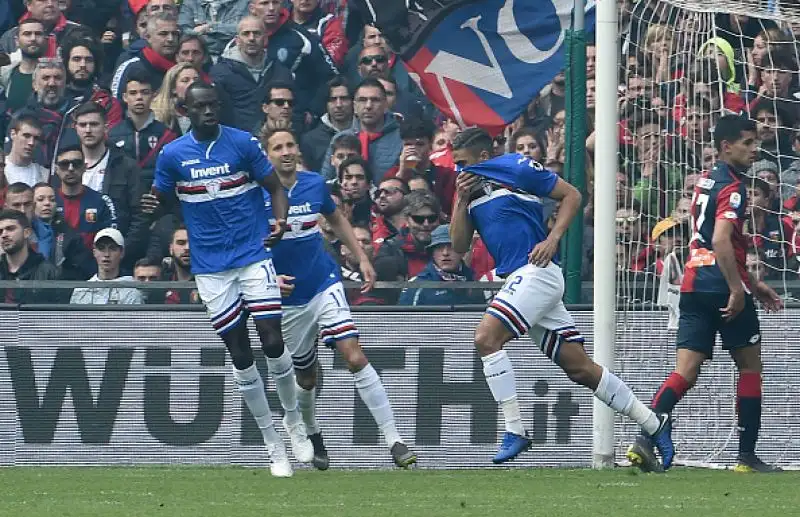 Il derby della lanterna si tinge di blucerchiato grazie ai gol di Defrel e Quagliarella.