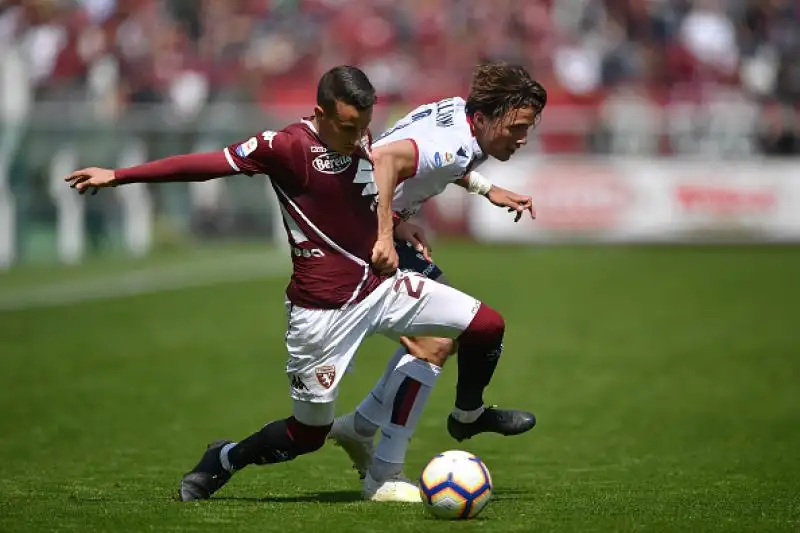 Zaza porta in vantaggio il Toro e si fa espellere poco dopo per un insulto all'arbitro. Pochi minuti dopo il pari di Pavoletti, nel finale espulsi anche Pellegrini e Barella.