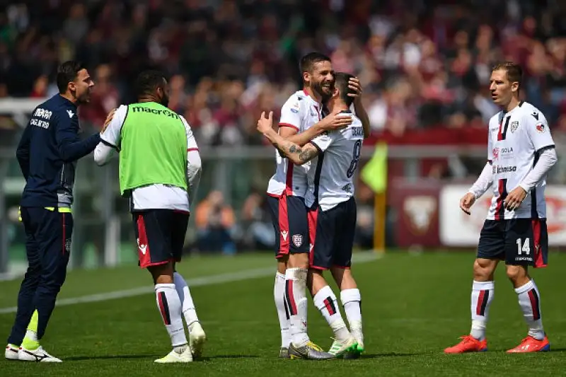 Zaza porta in vantaggio il Toro e si fa espellere poco dopo per un insulto all'arbitro. Pochi minuti dopo il pari di Pavoletti, nel finale espulsi anche Pellegrini e Barella.