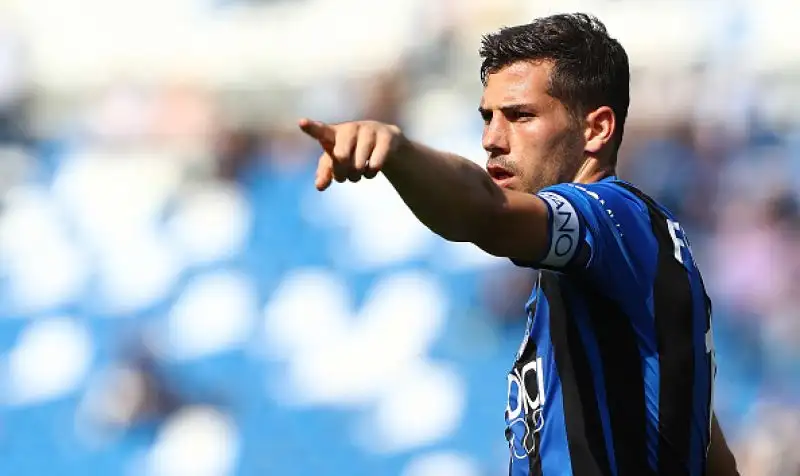 Dopo un primo tempo opaco la squadra di Gasperini passa due volte nella ripresa con Barrows e Castagne, di Panev il gol rossoblu.