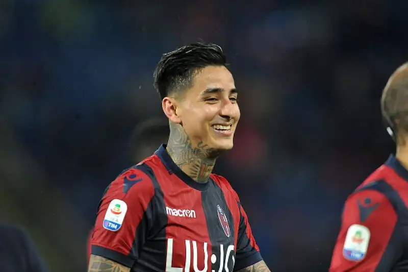 I padroni di casa in gol con Orsolini, Pulgar e Lyanco, poi il gol parmense di Inglese e il definitivo 4-1 con un'autorete di Sierralta.