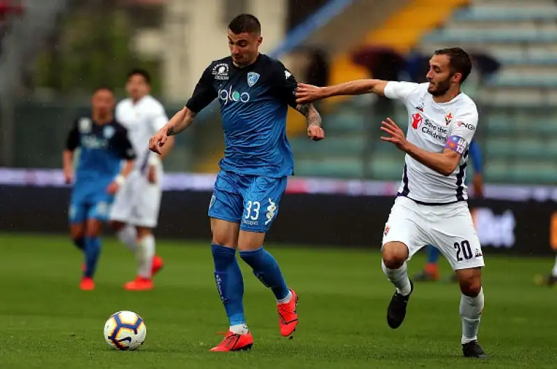L'Empoli batte la Fiorentina al Castellani nell'anticipo delle 12.30 della 35esima giornata di serie A e torna a sperare nella salvezza.