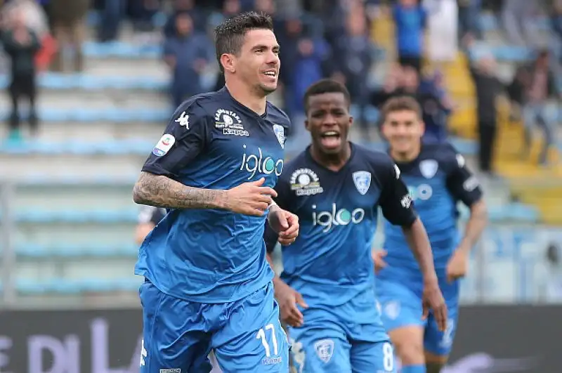 L'Empoli batte la Fiorentina al Castellani nell'anticipo delle 12.30 della 35esima giornata di serie A e torna a sperare nella salvezza.