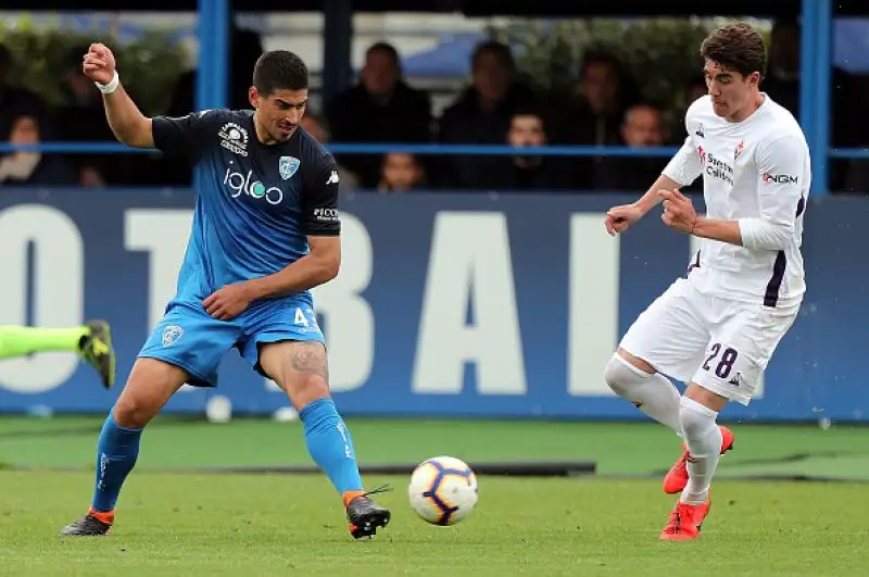 L'Empoli batte la Fiorentina al Castellani nell'anticipo delle 12.30 della 35esima giornata di serie A e torna a sperare nella salvezza.