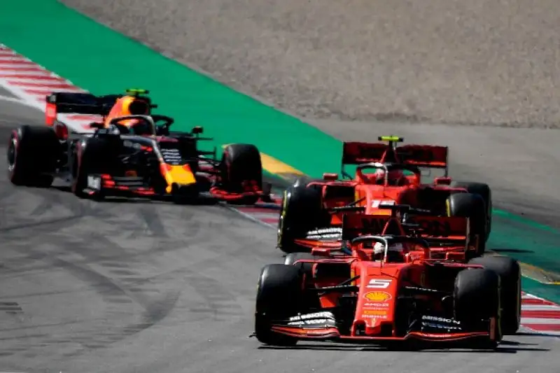 VIttoria per il britannico Lewis Hamilton davanti al compagno di scuderia Bottas e alla Red Bull di Verstappen. Quarte e quinte le Ferrari di Vettel e Leclerc.