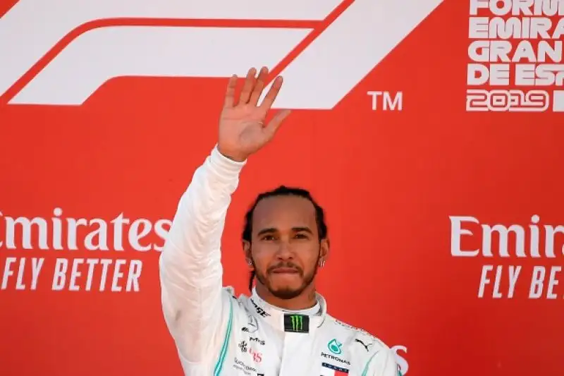 VIttoria per il britannico Lewis Hamilton davanti al compagno di scuderia Bottas e alla Red Bull di Verstappen. Quarte e quinte le Ferrari di Vettel e Leclerc.