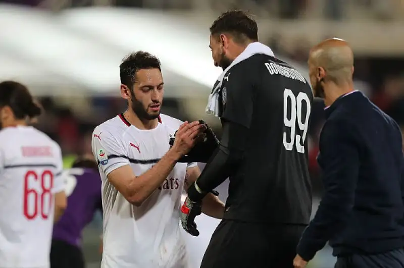 Calhanoglu su assist di Suso segna al 35' del primo tempo la rete che permette ai rossoneri di continuare a sperare.