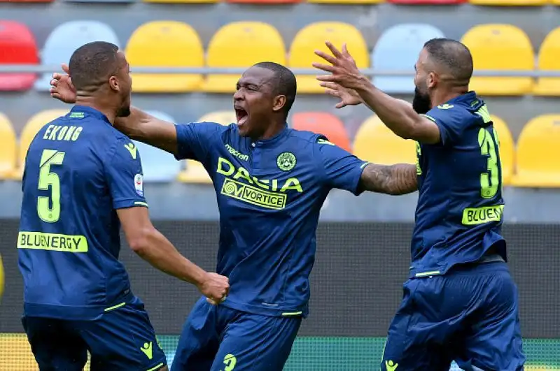 Una doppietta di Okaka e un gol di Samir valgono tre punti pesantissimi per i friulani, di Dionisi il gol dei padroni di casa.