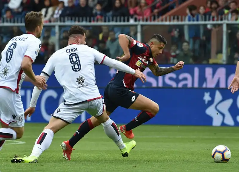 Derby rossoblù drammatico quello tra Genoa e Cagliari, terminato con un pareggio che rischia di inguaiare il Grifone nella rincorsa alla salvezza. 