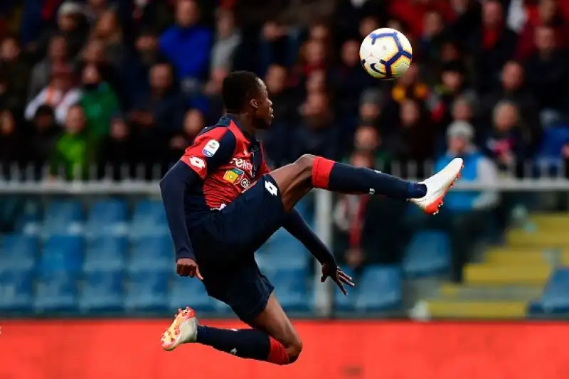 Genoa-Roma 1-1 mette in palio molto, con il Grifone impelagato nella lotta per non retrocedere e i capitolini che non possono permettersi di perdere punti nei confronti di un'Atalanta.