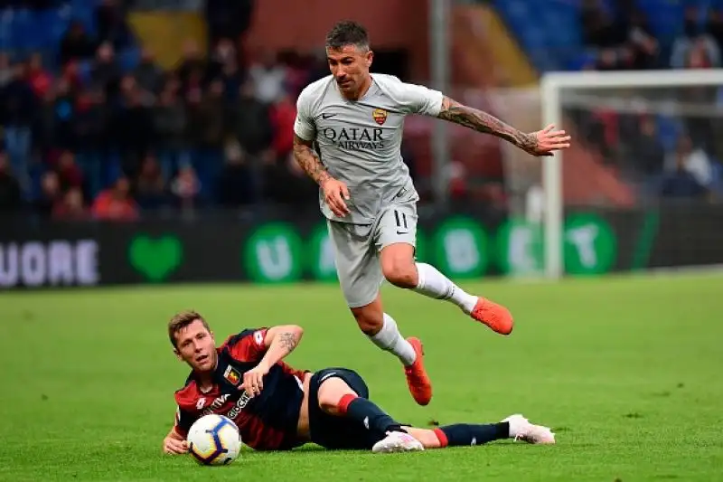 Genoa-Roma 1-1 mette in palio molto, con il Grifone impelagato nella lotta per non retrocedere e i capitolini che non possono permettersi di perdere punti nei confronti di un'Atalanta.