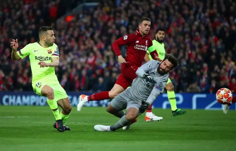 Il Liverpool fa la storia: 4-0 al Barcellona, è in finale. Disastro per Messi e compagni, che all'andata avevano vinto per 3-0.