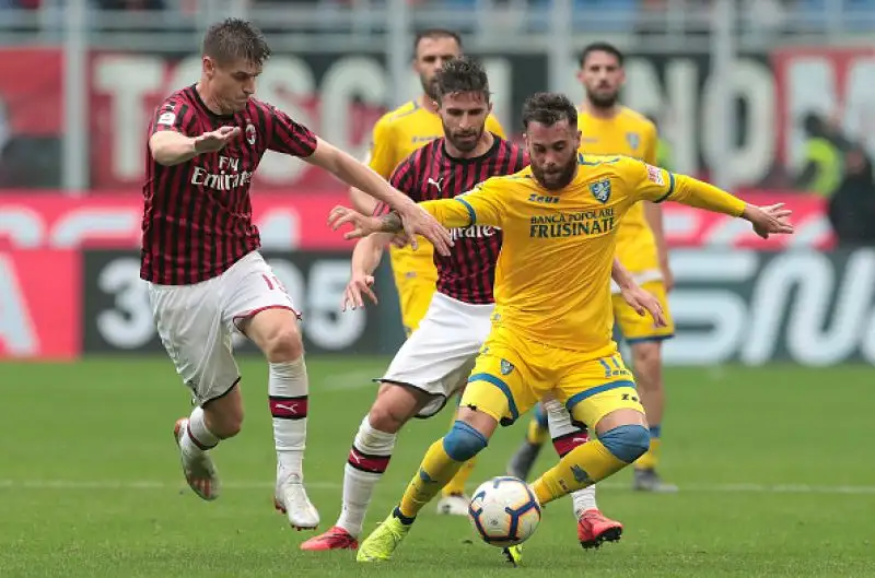 Il Milan rispetta il pronostico nell’ultima partita casalinga della stagione e resta in corsa per un posto nella prossima Champions League fino all’ultima giornata.