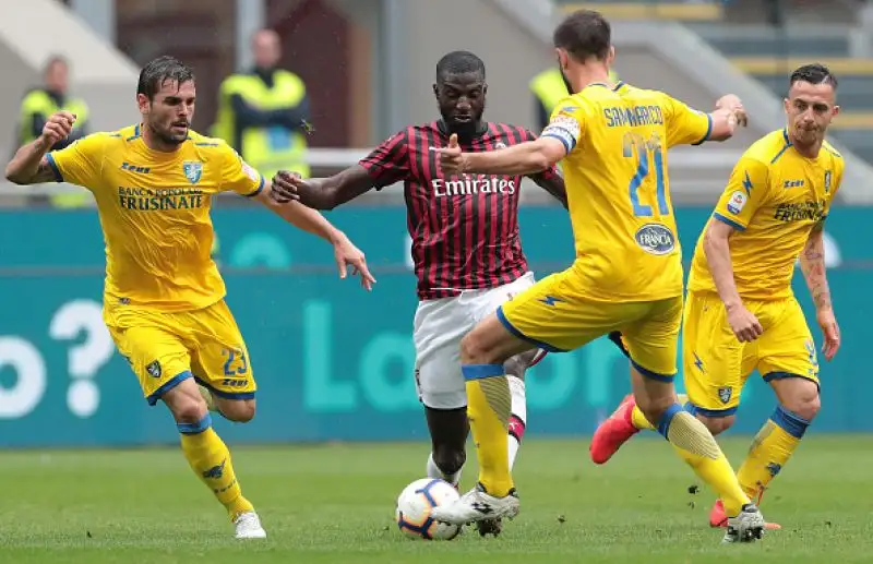 Il Milan rispetta il pronostico nell’ultima partita casalinga della stagione e resta in corsa per un posto nella prossima Champions League fino all’ultima giornata.