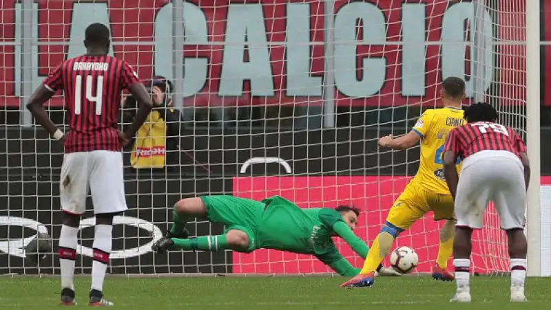 Il Milan rispetta il pronostico nell’ultima partita casalinga della stagione e resta in corsa per un posto nella prossima Champions League fino all’ultima giornata.