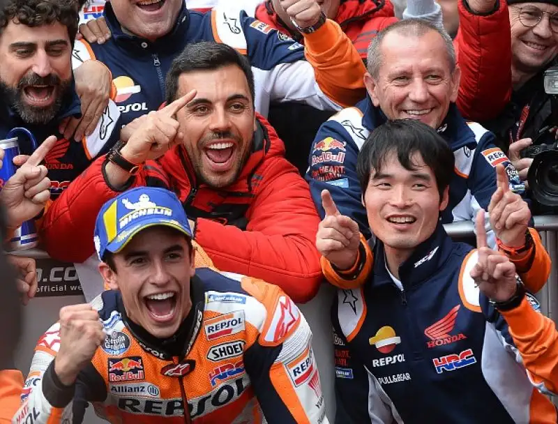 Marc Marquez domina e vince il Gran Premio di Francia. A Le Mans il centauro della Honda conferma la sua superiorità aggiudicandosi la gara in solitaria: sul podio le Ducati di Dovizioso e Petrucci.