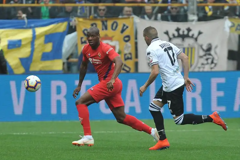 La Fiorentina incappa nella quinta sconfitta consecutiva a Parma e ora trema: nell'ultimo match se la vedrà contro il Genoa, un vero e proprio spareggio per la salvezza. 