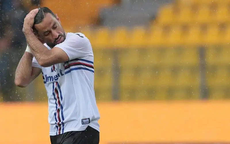 Parma blucerchiato, Sampdoria crociata: questa l'iniziativa con cui i due club hanno celebrato il gemellaggio che dura ormai da anni. La partita del Tardini è poi finita 3-3.
