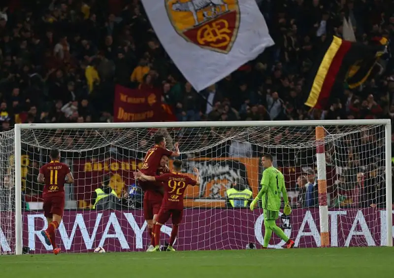 La Juve cede nel finale incappando nella terza sconfitta del proprio campionato. Di Florenzi e Dzeko i gol dei padroni di casa.