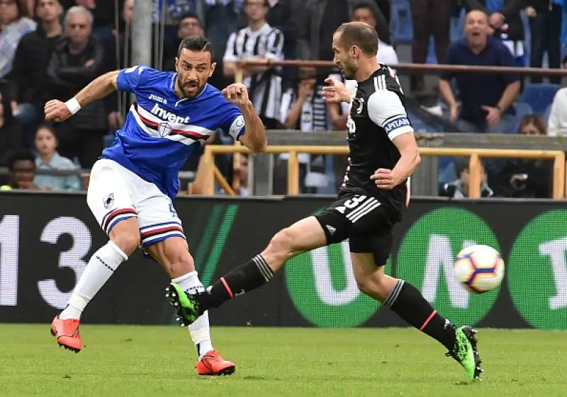 Per i blucerchiati in gol Defrel e Caprari nei minuti finali. Quagliarella premiato come capocannoniere.