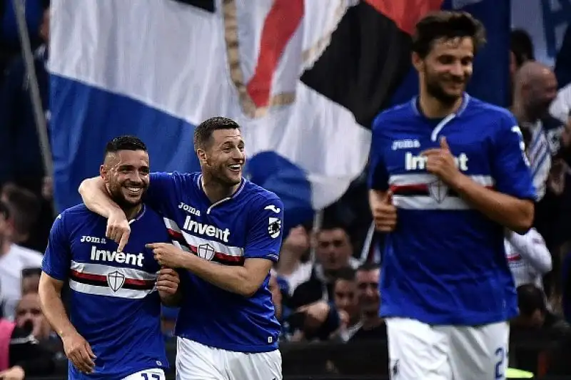 Per i blucerchiati in gol Defrel e Caprari nei minuti finali. Quagliarella premiato come capocannoniere.