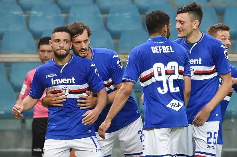 Per i blucerchiati in gol Defrel e Caprari nei minuti finali. Quagliarella premiato come capocannoniere.