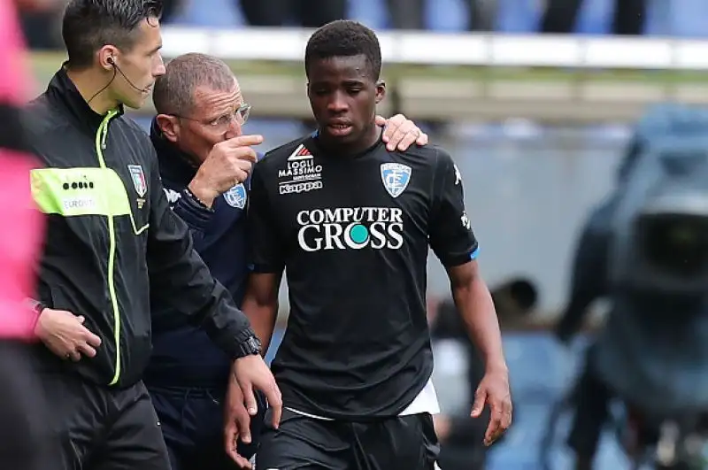 Farias e Di Lorenzo in gol per gli ospiti, il solito Quagliarella a segno al novantesimo per i blucerchiati.