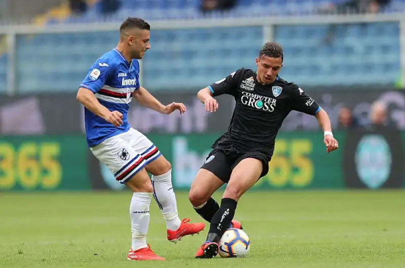 Farias e Di Lorenzo in gol per gli ospiti, il solito Quagliarella a segno al novantesimo per i blucerchiati.
