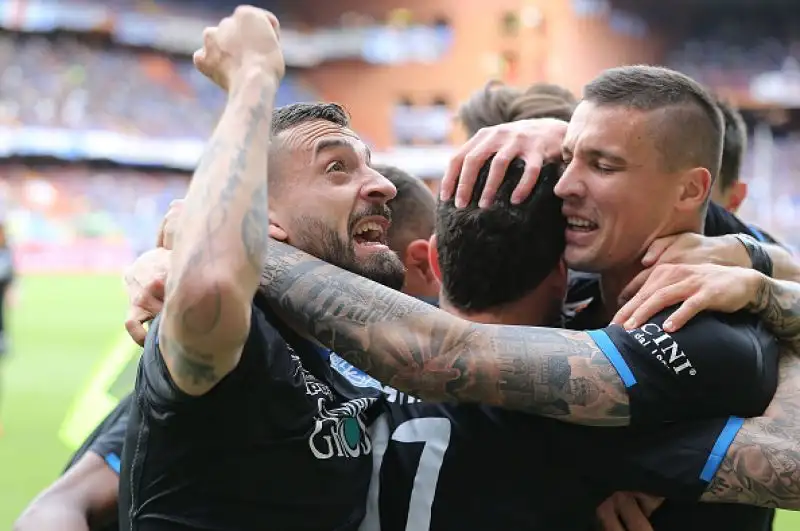 Farias e Di Lorenzo in gol per gli ospiti, il solito Quagliarella a segno al novantesimo per i blucerchiati.