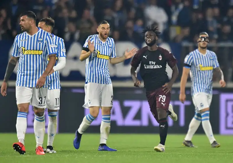 Ai gol di Calhanoglu e Kessie hanno risposto Vicari e Fares, poi ancora l'ivoriano per il gol che vale tre punti.