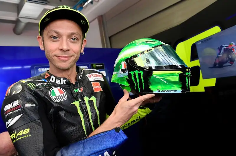 Livree particolari, con omaggio all'Italia, per Valentino Rossi e alcuni piloti connazionali, al Mugello.