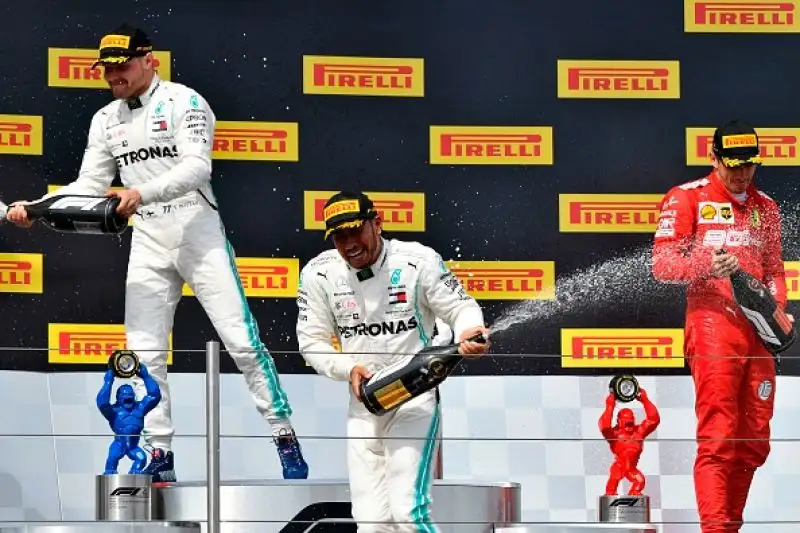 Il pilota britannico ha vinto davanti a Bottas e Leclerc, quinto Vettel alle spalle di Verstappen.