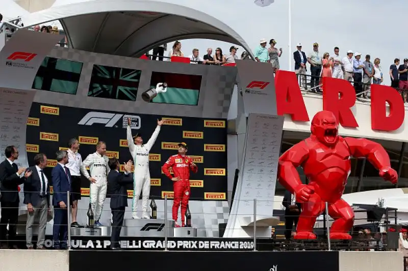 Il pilota britannico ha vinto davanti a Bottas e Leclerc, quinto Vettel alle spalle di Verstappen.