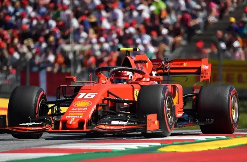 Max Verstappen ha vinto il Gran Premio d'Austria, finito tra le polemiche. Il pilota della Red Bull ha conquistato la prima vittoria stagionale al termine di una grande rimonta