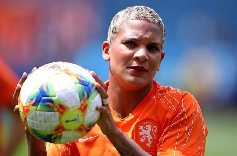 Shanice van de Sanden, olandese, ha sfoggiato l'ennesima eccentrica capigliatura contro la Nuova Zelanda.