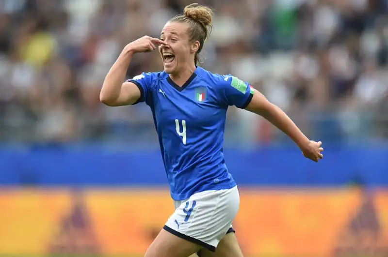 Un'Italia spaziale ai Mondiali femminile di calcio centra l'accesso agli ottavi di finale, avvenimento che non si verificava dal lontano 1991.