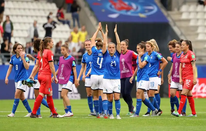Un'Italia spaziale ai Mondiali femminile di calcio centra l'accesso agli ottavi di finale, avvenimento che non si verificava dal lontano 1991.