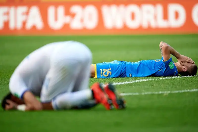 Tanti rimpianti per gli azzurrini, annullato dal VAR il gol capolavoro di Scamacca che avvea regalato il pari alla squadra di Nicolato nei minuti finali.