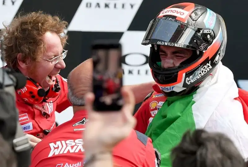 Sul podio con l'italiano e il Campione del mondo anche il compagno di squadra Dovizioso, quarta la Suzuki di Rins.
