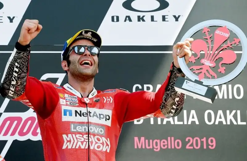 Sul podio con l'italiano e il Campione del mondo anche il compagno di squadra Dovizioso, quarta la Suzuki di Rins.