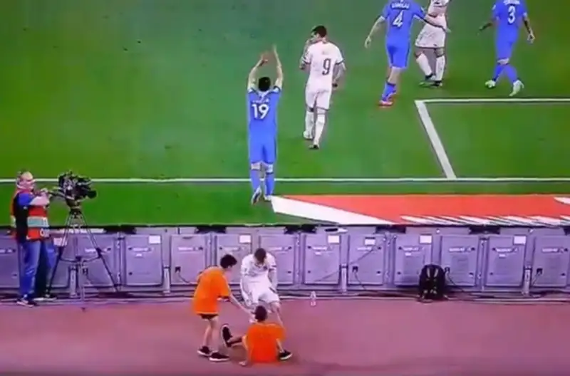 L'Azzurro protagonista di un curioso episodio durante Grecia-Italia.