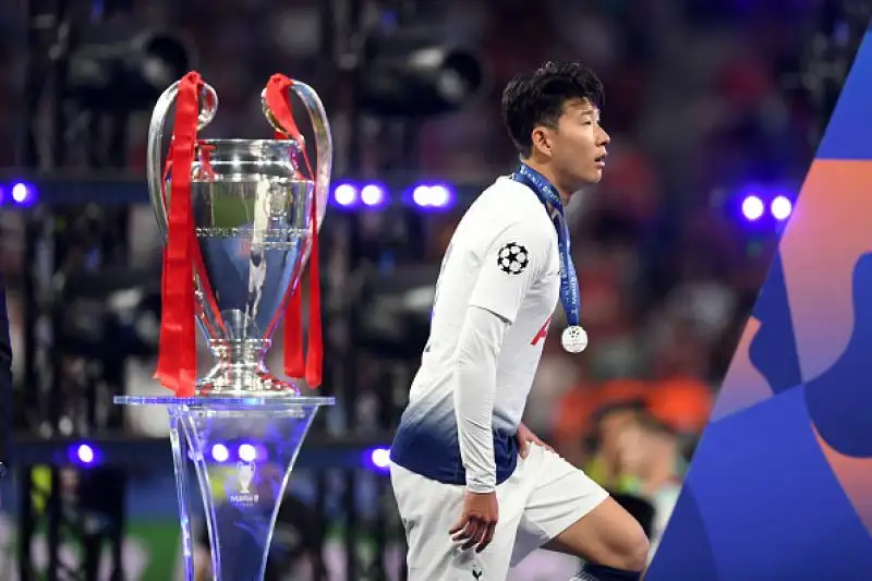 Un gol in apertura su rigore di Salah e uno in chiusura di Origi regalano la sesta Champions ai Reds.